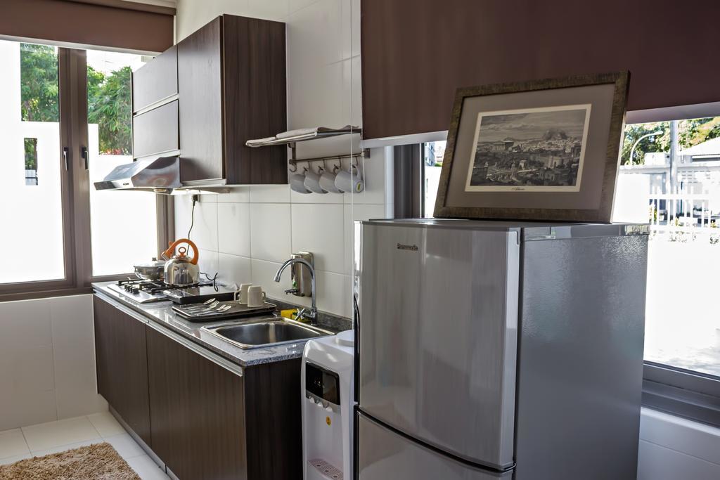 R Residence Jelutong Екстер'єр фото